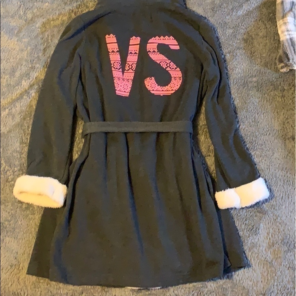 Victoria’s Secret Vintage Plush Gray/Pink Bath Robe Size M/L